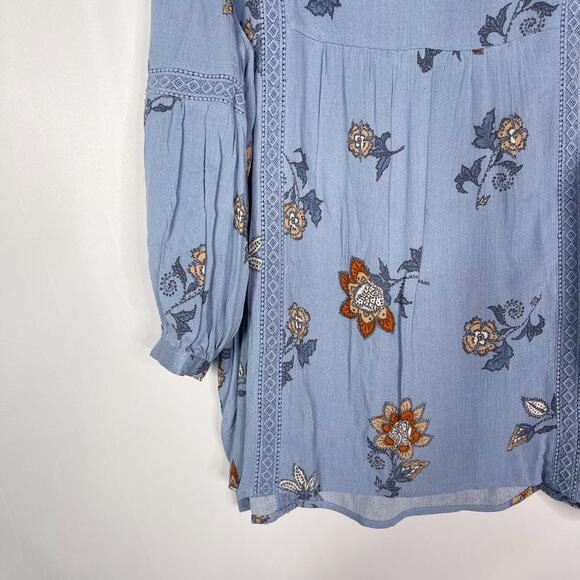 Blu Pepper Medium M Blue Floral VNeck Peasant Blouse Top Lace Detail 3/4 Sleeve - Picture 5 of 8